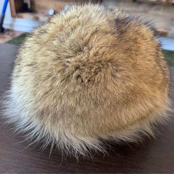 Vintage fox fur cloche style hat beige brown warm soft fuzzy winter 21" - Picture 1 of 4